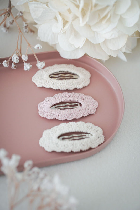 Haarclip „Rahel“ gehäkelt in Beige, Rosa oder weiß| Haarspange| Babyhaare| Geschenkidee| Haar- Accessoires| Zopf| Geschenkidee|